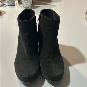 La CANADIENNE Black Ankle Booties